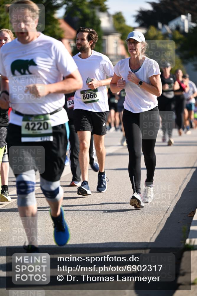 01.09.2024 - BARMER Alsterlauf Dr. Thomas Lammeyer http://msf.ph/oto/6902317 01.09.2024 09:39:19 Laufen 4220, 24, 8066 meine-sportfotos.de