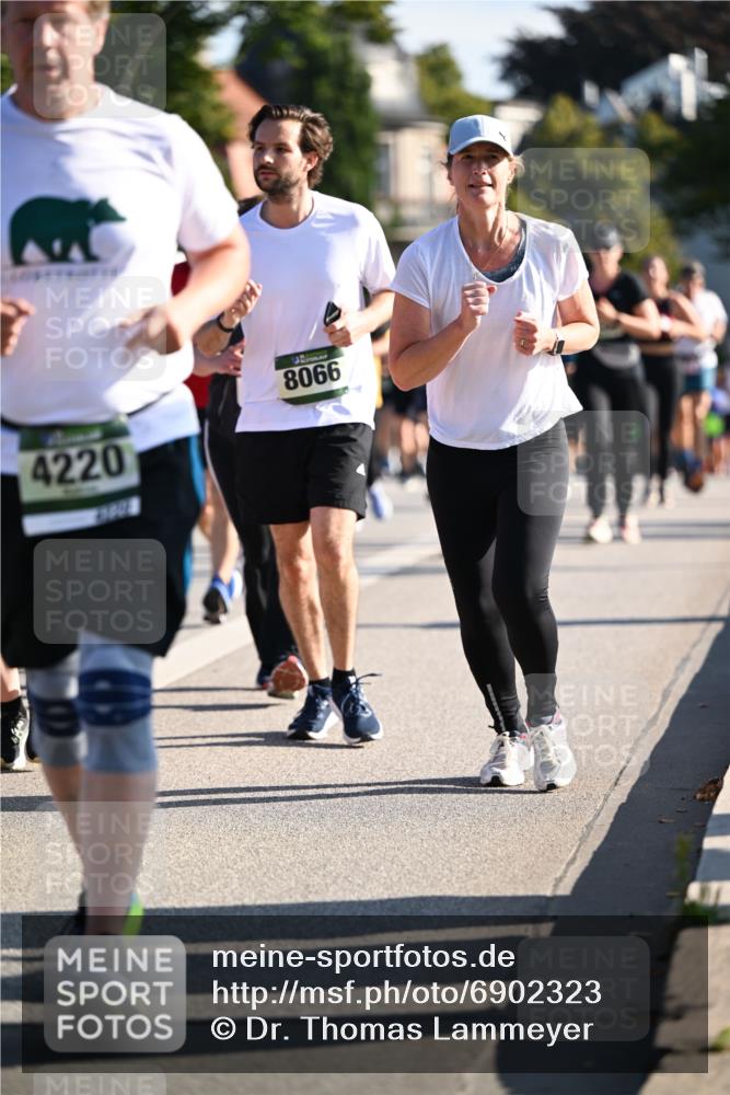 01.09.2024 - BARMER Alsterlauf Dr. Thomas Lammeyer http://msf.ph/oto/6902323 01.09.2024 09:39:19 Laufen 4220, 8066 meine-sportfotos.de