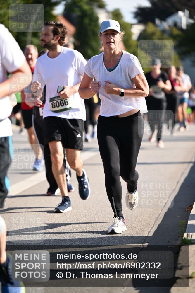 01.09.2024 - BARMER Alsterlauf Dr. Thomas Lammeyer http://msf.ph/oto/6902332 01.09.2024 09:39:20 Laufen 8066 meine-sportfotos.de