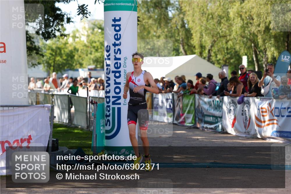 01.09.2024 - 17. Tribühne Triathlon Michael Strokosch http://msf.ph/oto/6902371 01.09.2024 11:01:23 Ziel 228, 277 meine-sportfotos.de