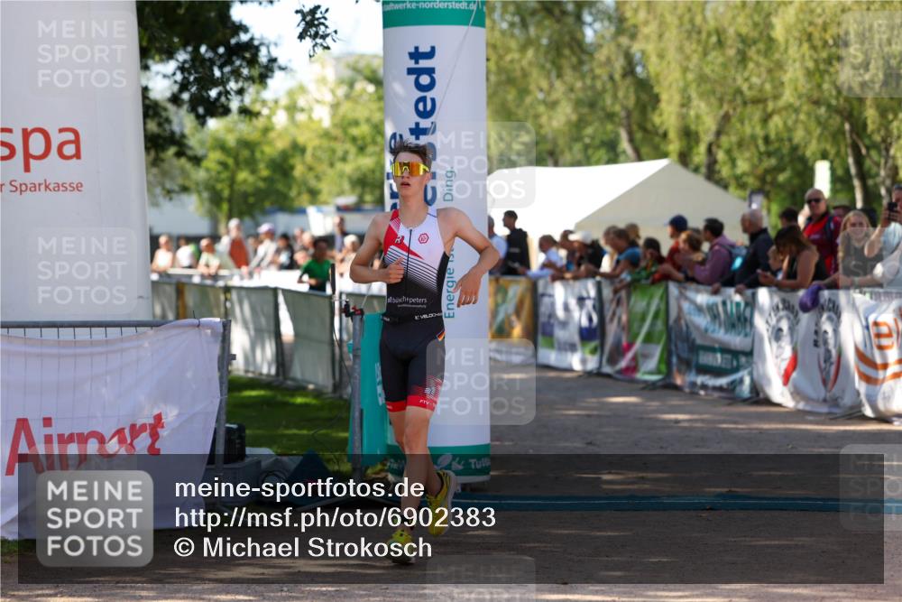 01.09.2024 - 17. Tribühne Triathlon Michael Strokosch http://msf.ph/oto/6902383 01.09.2024 11:01:23 Ziel 228, 277 meine-sportfotos.de