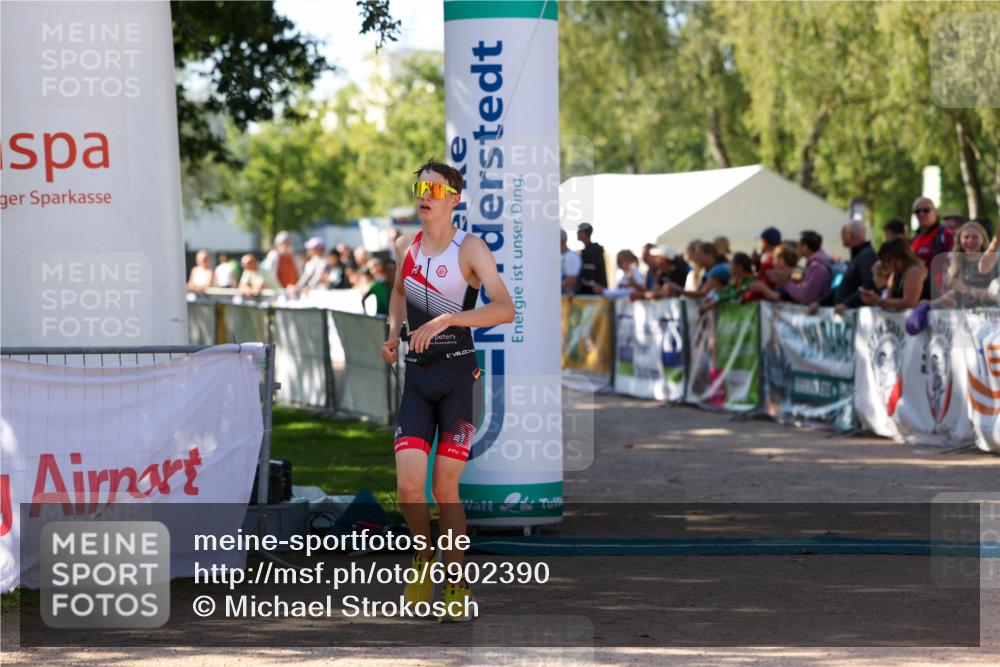 01.09.2024 - 17. Tribühne Triathlon Michael Strokosch http://msf.ph/oto/6902390 01.09.2024 11:01:24 Ziel 228, 277 meine-sportfotos.de