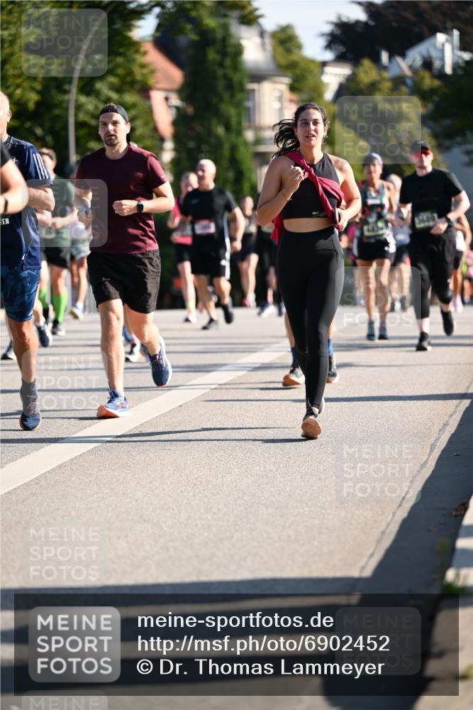 01.09.2024 - BARMER Alsterlauf Dr. Thomas Lammeyer http://msf.ph/oto/6902452 01.09.2024 09:39:24 Laufen 51 meine-sportfotos.de