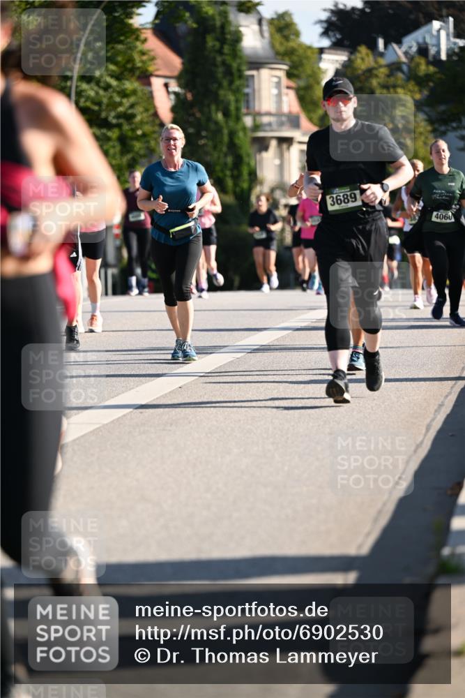 01.09.2024 - BARMER Alsterlauf Dr. Thomas Lammeyer http://msf.ph/oto/6902530 01.09.2024 09:39:27 Laufen 3689, 4060 meine-sportfotos.de