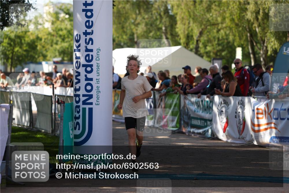 01.09.2024 - 17. Tribühne Triathlon Michael Strokosch http://msf.ph/oto/6902563 01.09.2024 11:01:41 Ziel 161, 200, 292 meine-sportfotos.de
