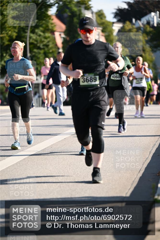 01.09.2024 - BARMER Alsterlauf Dr. Thomas Lammeyer http://msf.ph/oto/6902572 01.09.2024 09:39:29 Laufen 3689, 4060, 310, 30 meine-sportfotos.de