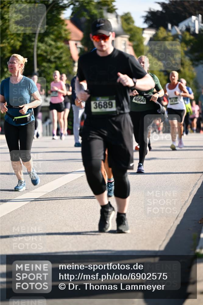 01.09.2024 - BARMER Alsterlauf Dr. Thomas Lammeyer http://msf.ph/oto/6902575 01.09.2024 09:39:29 Laufen 3689, 4060, 1430 meine-sportfotos.de