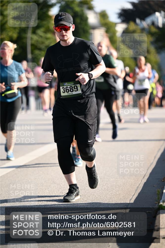 01.09.2024 - BARMER Alsterlauf Dr. Thomas Lammeyer http://msf.ph/oto/6902581 01.09.2024 09:39:29 Laufen 3689 meine-sportfotos.de