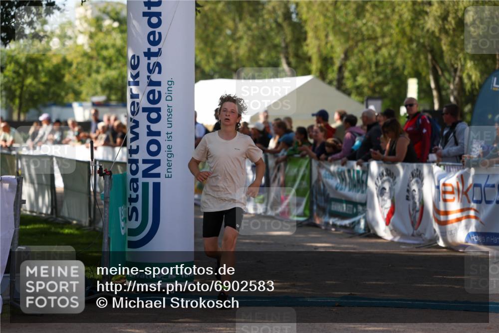 01.09.2024 - 17. Tribühne Triathlon Michael Strokosch http://msf.ph/oto/6902583 01.09.2024 11:01:41 Ziel 161, 200, 292 meine-sportfotos.de