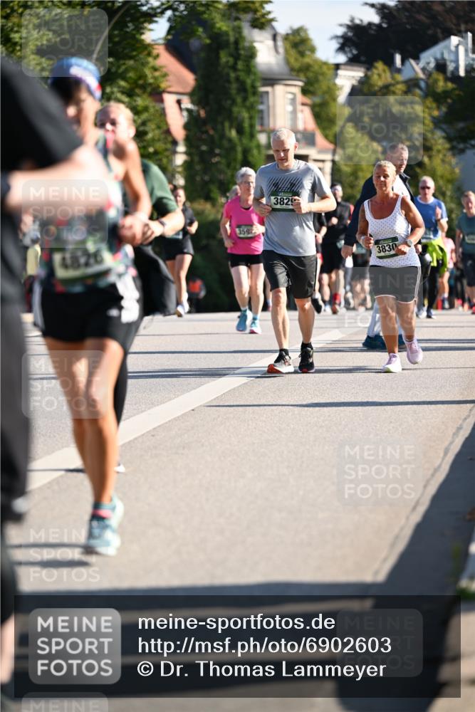 01.09.2024 - BARMER Alsterlauf Dr. Thomas Lammeyer http://msf.ph/oto/6902603 01.09.2024 09:39:30 Laufen 359, 3829, 3830 meine-sportfotos.de