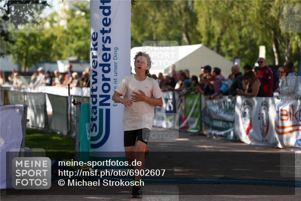 01.09.2024 - 17. Tribühne Triathlon Michael Strokosch http://msf.ph/oto/6902607 01.09.2024 11:01:42 Ziel 161, 200, 292 meine-sportfotos.de