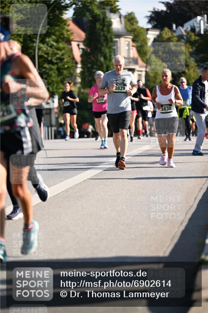 01.09.2024 - BARMER Alsterlauf Dr. Thomas Lammeyer http://msf.ph/oto/6902614 01.09.2024 09:39:31 Laufen 26, 3592, 3829, 3830 meine-sportfotos.de