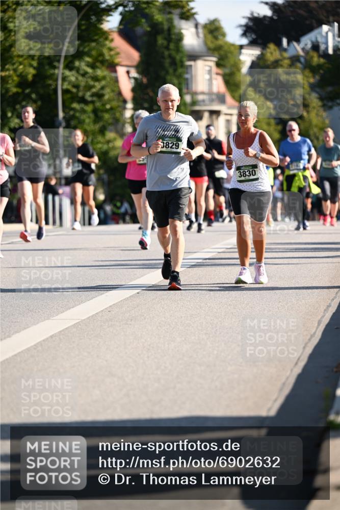 01.09.2024 - BARMER Alsterlauf Dr. Thomas Lammeyer http://msf.ph/oto/6902632 01.09.2024 09:39:32 Laufen 3829, 3830 meine-sportfotos.de