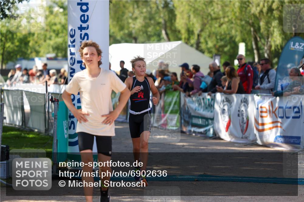 01.09.2024 - 17. Tribühne Triathlon Michael Strokosch http://msf.ph/oto/6902636 01.09.2024 11:01:44 Ziel 200, 292 meine-sportfotos.de