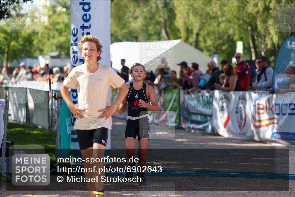 01.09.2024 - 17. Tribühne Triathlon Michael Strokosch http://msf.ph/oto/6902643 01.09.2024 11:01:44 Ziel 200, 292 meine-sportfotos.de