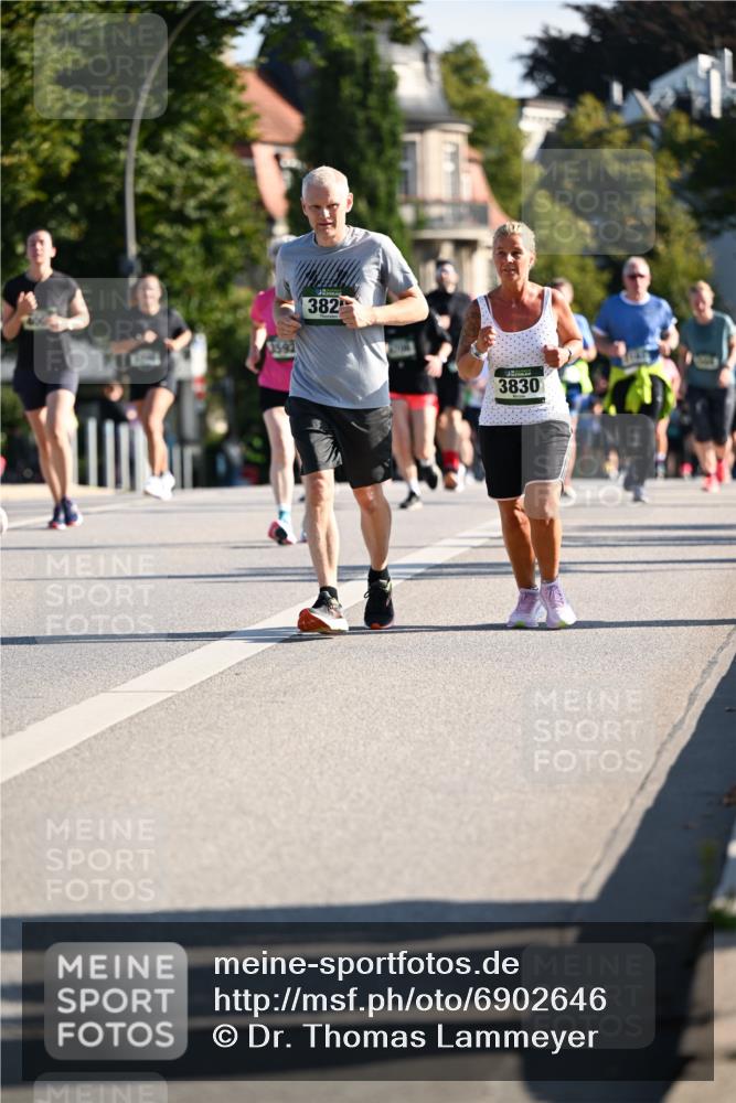01.09.2024 - BARMER Alsterlauf Dr. Thomas Lammeyer http://msf.ph/oto/6902646 01.09.2024 09:39:32 Laufen 382, 3830 meine-sportfotos.de