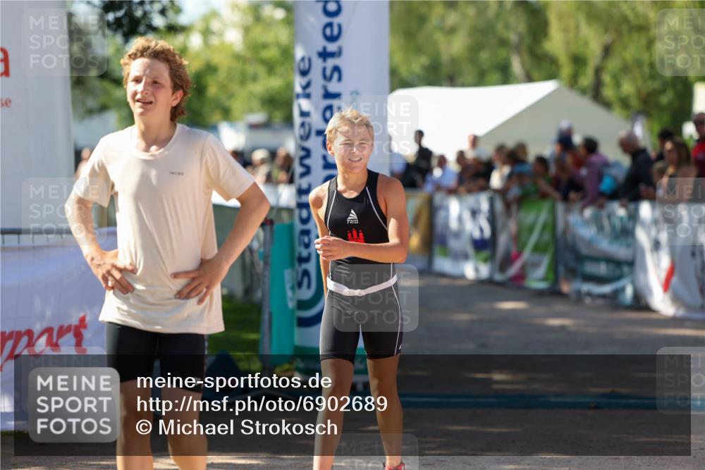 01.09.2024 - 17. Tribühne Triathlon Michael Strokosch http://msf.ph/oto/6902689 01.09.2024 11:01:46 Ziel 200, 292 meine-sportfotos.de