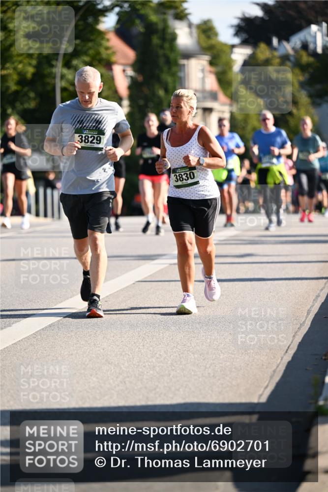 01.09.2024 - BARMER Alsterlauf Dr. Thomas Lammeyer http://msf.ph/oto/6902701 01.09.2024 09:39:33 Laufen 3829, 3830 meine-sportfotos.de