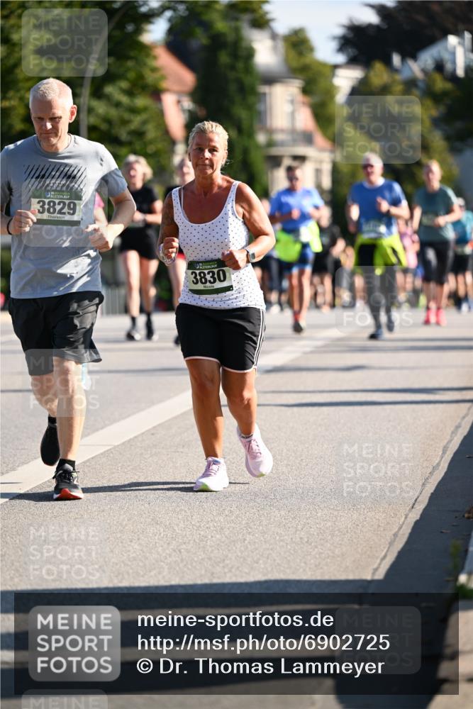 01.09.2024 - BARMER Alsterlauf Dr. Thomas Lammeyer http://msf.ph/oto/6902725 01.09.2024 09:39:34 Laufen 35, 3829, 3830 meine-sportfotos.de