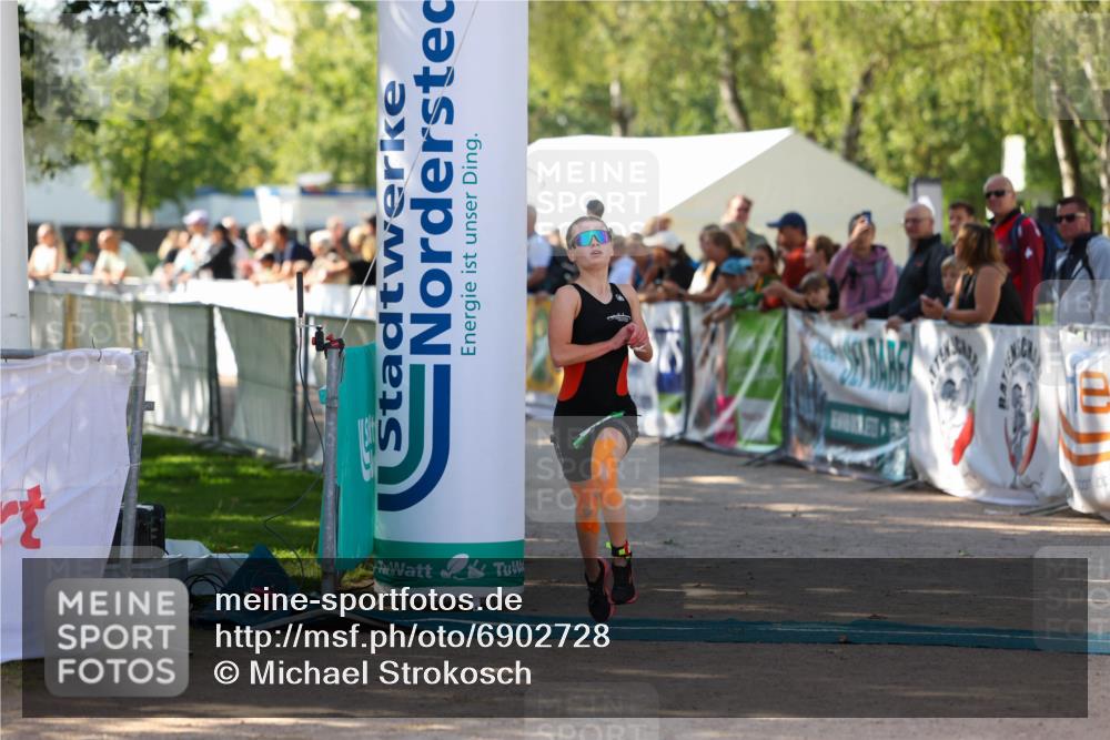 01.09.2024 - 17. Tribühne Triathlon Michael Strokosch http://msf.ph/oto/6902728 01.09.2024 11:01:54 Ziel 259 meine-sportfotos.de