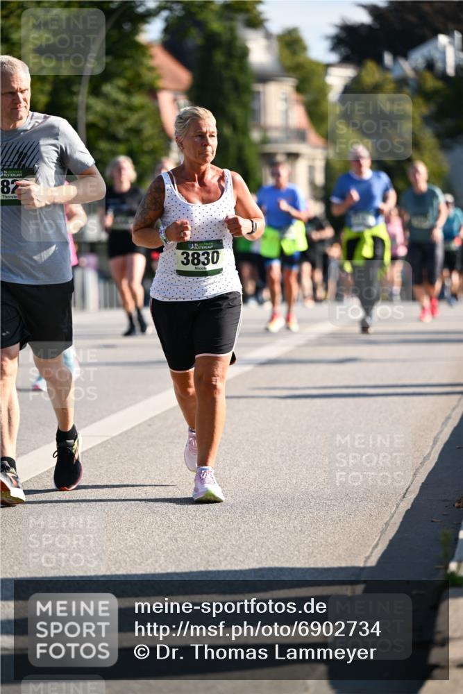 01.09.2024 - BARMER Alsterlauf Dr. Thomas Lammeyer http://msf.ph/oto/6902734 01.09.2024 09:39:34 Laufen 135, 87, 35, 3830 meine-sportfotos.de