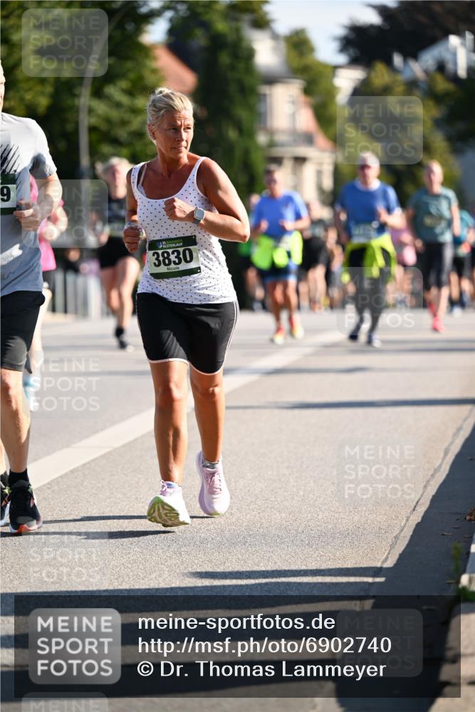01.09.2024 - BARMER Alsterlauf Dr. Thomas Lammeyer http://msf.ph/oto/6902740 01.09.2024 09:39:34 Laufen 9, 3830 meine-sportfotos.de