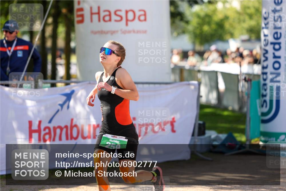 01.09.2024 - 17. Tribühne Triathlon Michael Strokosch http://msf.ph/oto/6902777 01.09.2024 11:01:56 Ziel 259 meine-sportfotos.de