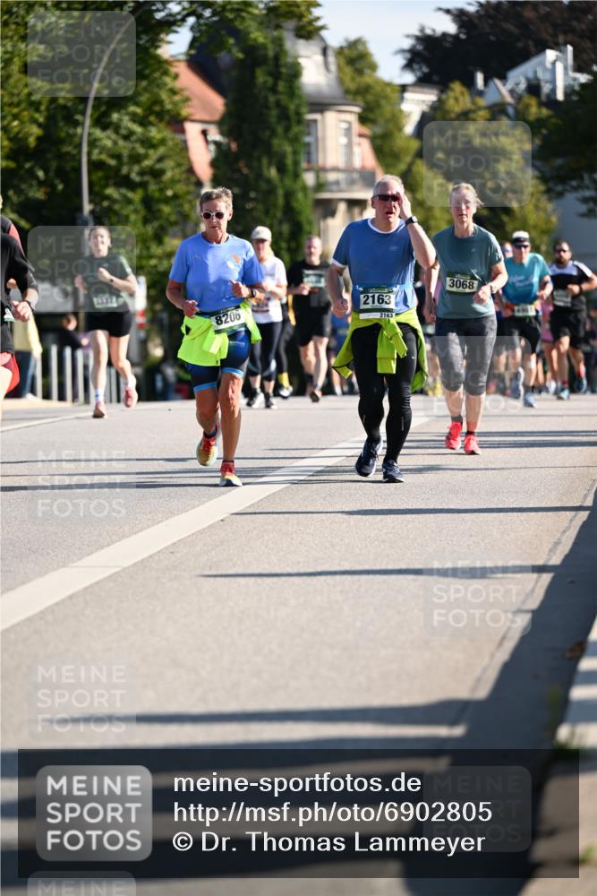 01.09.2024 - BARMER Alsterlauf Dr. Thomas Lammeyer http://msf.ph/oto/6902805 01.09.2024 09:39:37 Laufen 8206, 2163, 2163, 3068 meine-sportfotos.de