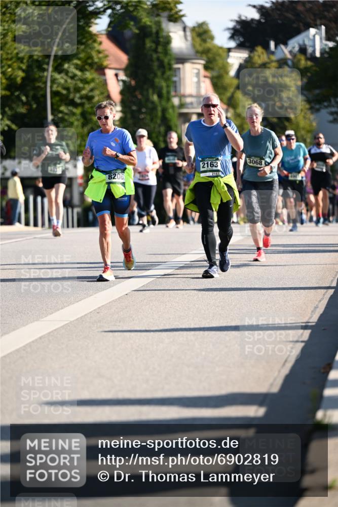 01.09.2024 - BARMER Alsterlauf Dr. Thomas Lammeyer http://msf.ph/oto/6902819 01.09.2024 09:39:37 Laufen 8206, 2163, 2163, 3068 meine-sportfotos.de