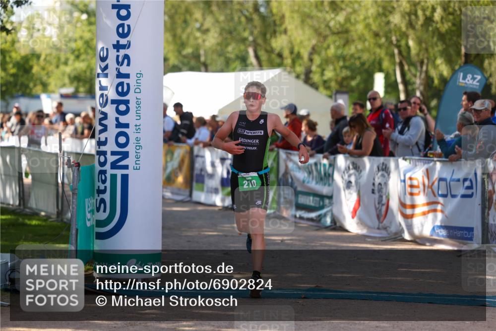 01.09.2024 - 17. Tribühne Triathlon Michael Strokosch http://msf.ph/oto/6902824 01.09.2024 11:02:04 Ziel 210, 288 meine-sportfotos.de