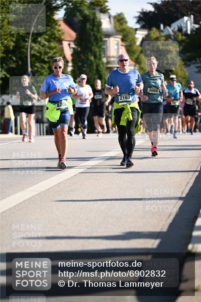 01.09.2024 - BARMER Alsterlauf Dr. Thomas Lammeyer http://msf.ph/oto/6902832 01.09.2024 09:39:37 Laufen 8206, 2163, 2163, 3068 meine-sportfotos.de