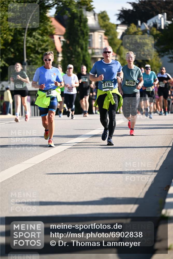 01.09.2024 - BARMER Alsterlauf Dr. Thomas Lammeyer http://msf.ph/oto/6902838 01.09.2024 09:39:37 Laufen 820, 2163, 2163, 3068 meine-sportfotos.de