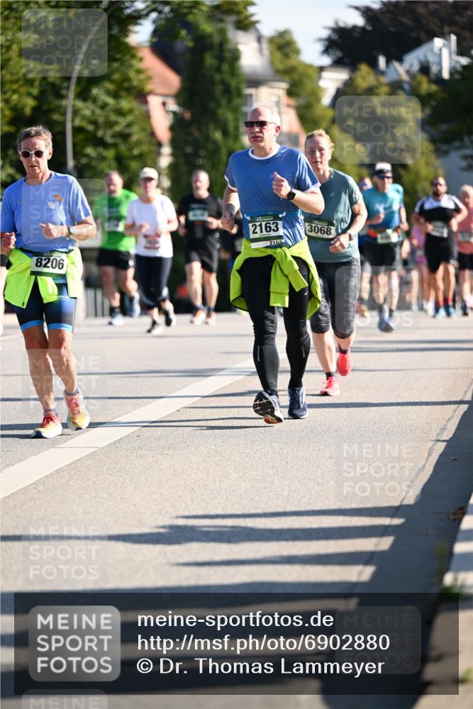 01.09.2024 - BARMER Alsterlauf Dr. Thomas Lammeyer http://msf.ph/oto/6902880 01.09.2024 09:39:39 Laufen 8206, 2163, 216, 3068 meine-sportfotos.de