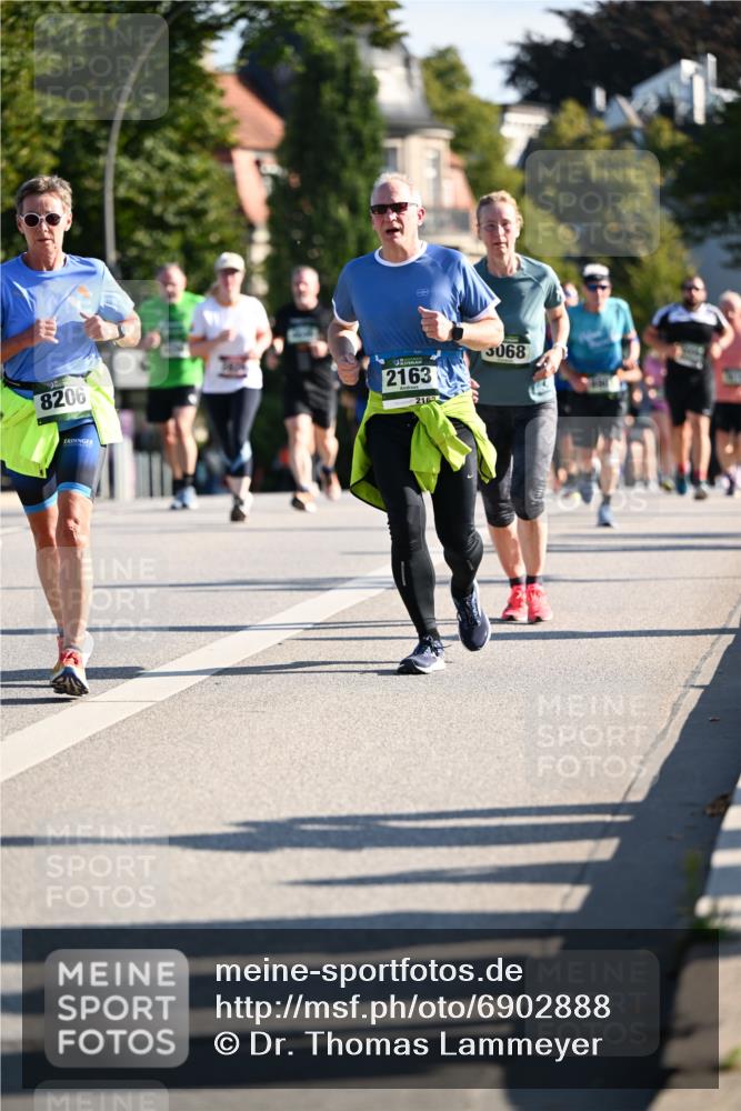 01.09.2024 - BARMER Alsterlauf Dr. Thomas Lammeyer http://msf.ph/oto/6902888 01.09.2024 09:39:39 Laufen 8206, 2163, 2162, 5068 meine-sportfotos.de