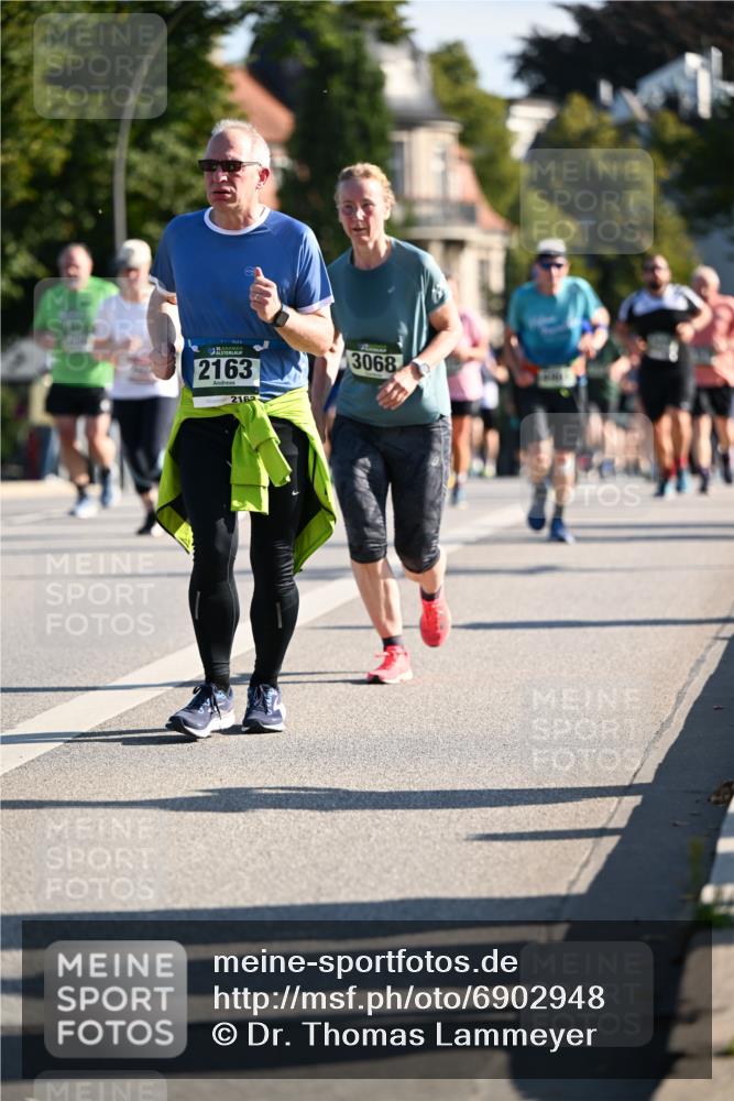 01.09.2024 - BARMER Alsterlauf Dr. Thomas Lammeyer http://msf.ph/oto/6902948 01.09.2024 09:39:40 Laufen 2163, 2162, 3068 meine-sportfotos.de