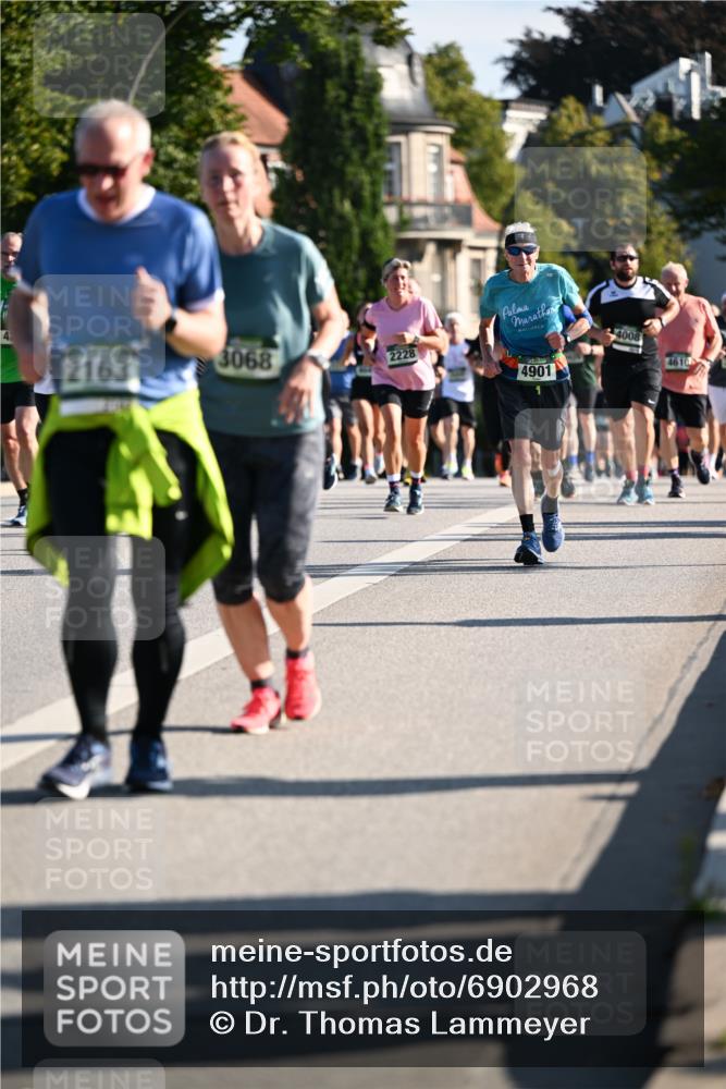 01.09.2024 - BARMER Alsterlauf Dr. Thomas Lammeyer http://msf.ph/oto/6902968 01.09.2024 09:39:41 Laufen 2163, 3068, 2228, 4901, 4008, 4610 meine-sportfotos.de