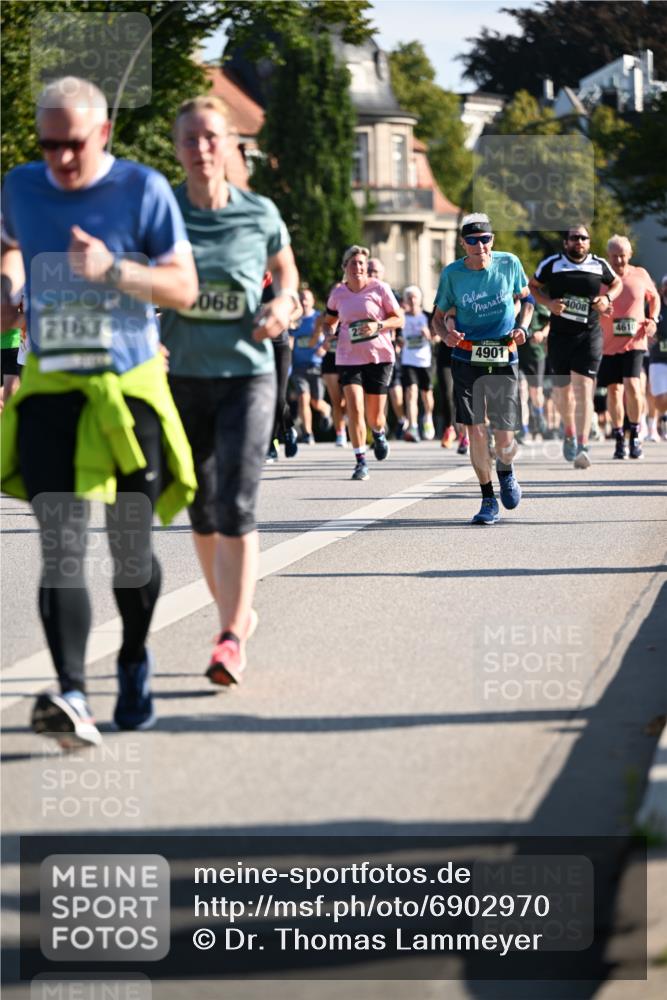01.09.2024 - BARMER Alsterlauf Dr. Thomas Lammeyer http://msf.ph/oto/6902970 01.09.2024 09:39:41 Laufen 2163, 068, 4901, 4008, 4610 meine-sportfotos.de