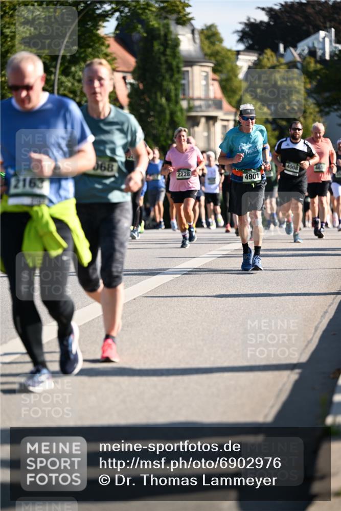01.09.2024 - BARMER Alsterlauf Dr. Thomas Lammeyer http://msf.ph/oto/6902976 01.09.2024 09:39:41 Laufen 2162, 068, 2228, 4901, 4008, 4610 meine-sportfotos.de