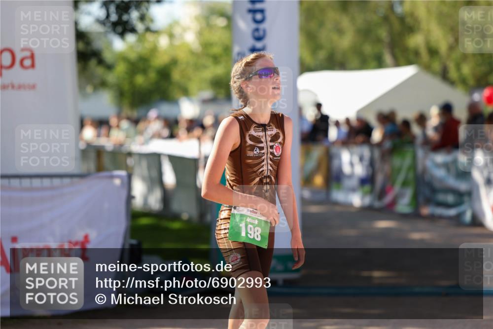 01.09.2024 - 17. Tribühne Triathlon Michael Strokosch http://msf.ph/oto/6902993 01.09.2024 11:02:18 Ziel 198 meine-sportfotos.de