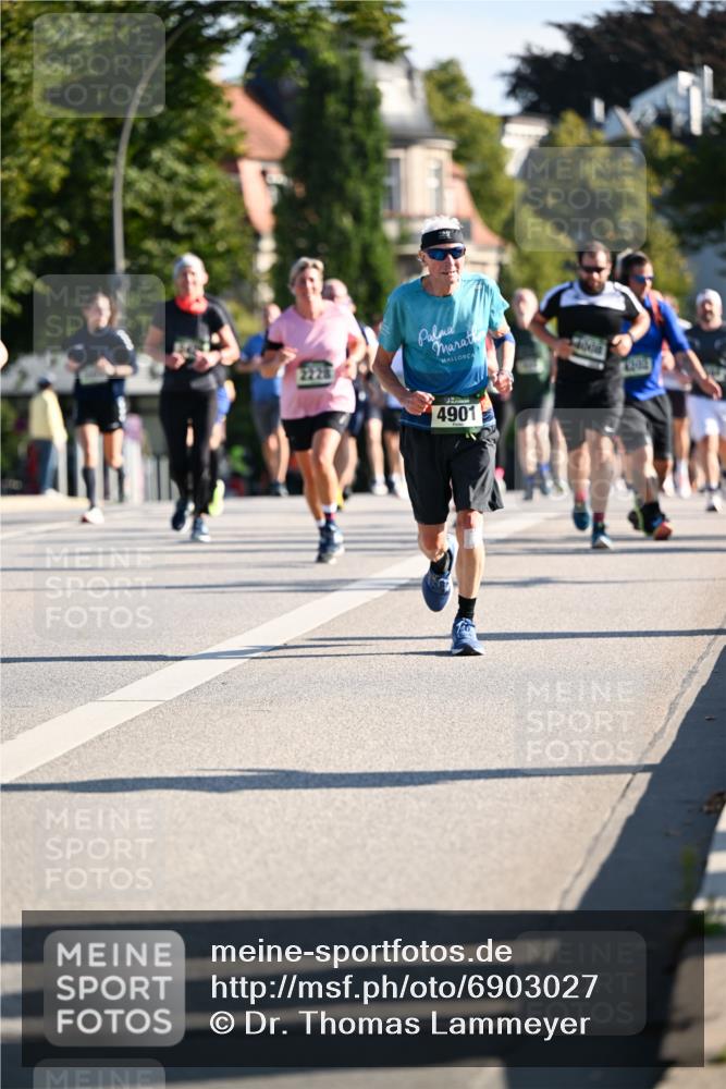 01.09.2024 - BARMER Alsterlauf Dr. Thomas Lammeyer http://msf.ph/oto/6903027 01.09.2024 09:39:43 Laufen 4901 meine-sportfotos.de