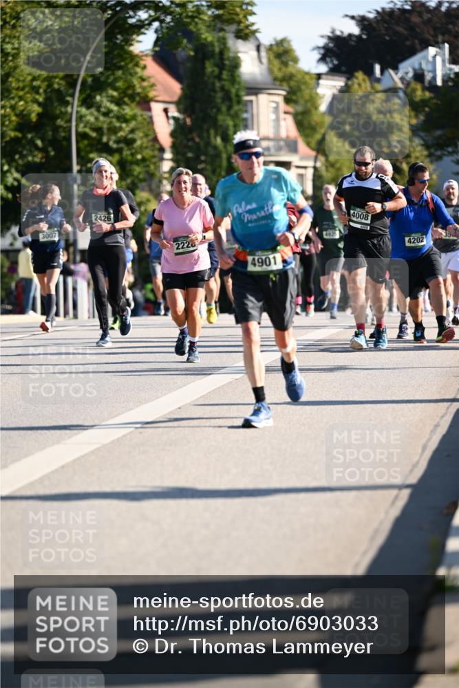 01.09.2024 - BARMER Alsterlauf Dr. Thomas Lammeyer http://msf.ph/oto/6903033 01.09.2024 09:39:43 Laufen 3007, 2426, 2228, 4901, 4008, 4202 meine-sportfotos.de