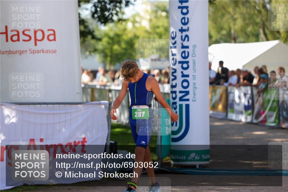 01.09.2024 - 17. Tribühne Triathlon Michael Strokosch http://msf.ph/oto/6903052 01.09.2024 11:02:22 Ziel  meine-sportfotos.de