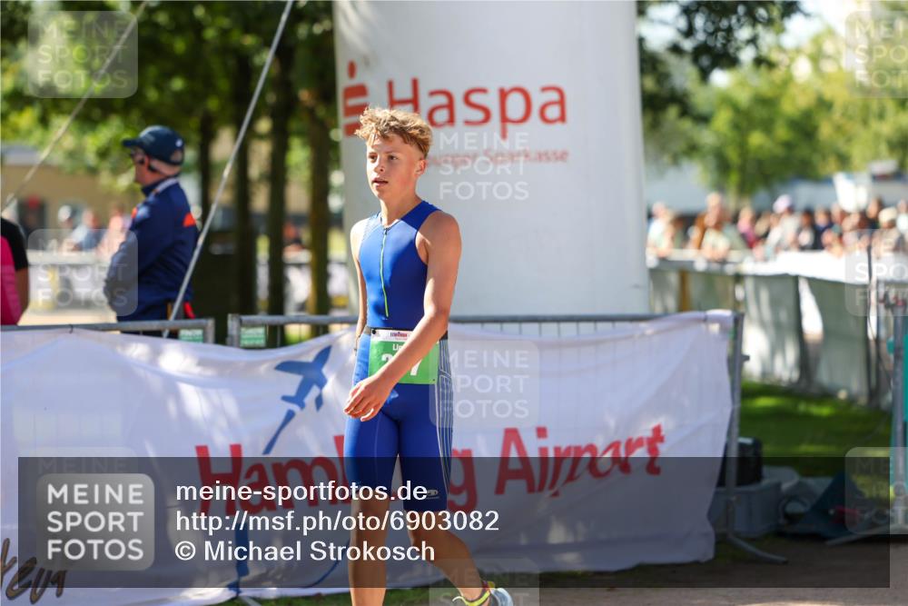 01.09.2024 - 17. Tribühne Triathlon Michael Strokosch http://msf.ph/oto/6903082 01.09.2024 11:02:24 Ziel  meine-sportfotos.de