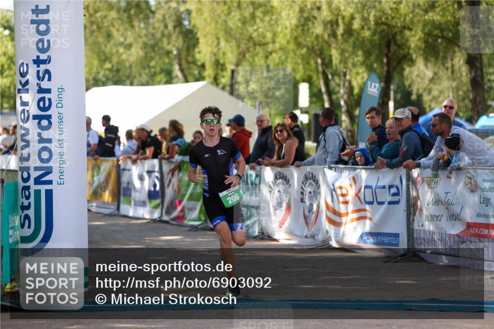 01.09.2024 - 17. Tribühne Triathlon Michael Strokosch http://msf.ph/oto/6903092 01.09.2024 11:03:07 Ziel 206, 265 meine-sportfotos.de