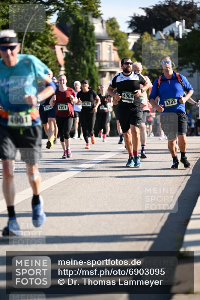 01.09.2024 - BARMER Alsterlauf Dr. Thomas Lammeyer http://msf.ph/oto/6903095 01.09.2024 09:39:45 Laufen 4901, 2058, 2351, 4750, 4008, 4008, 4202 meine-sportfotos.de