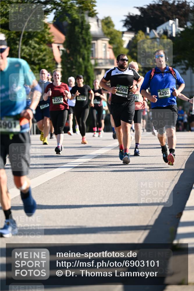 01.09.2024 - BARMER Alsterlauf Dr. Thomas Lammeyer http://msf.ph/oto/6903101 01.09.2024 09:39:45 Laufen 1901, 2058, 2351, 4750, 4008, 4008, 4202, 610 meine-sportfotos.de