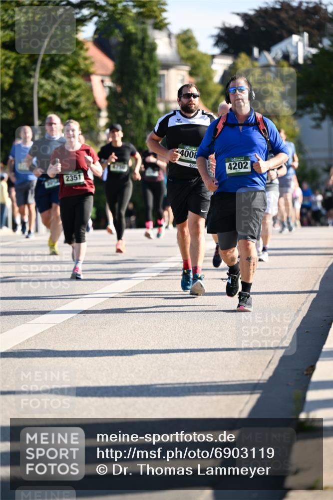 01.09.2024 - BARMER Alsterlauf Dr. Thomas Lammeyer http://msf.ph/oto/6903119 01.09.2024 09:39:46 Laufen 2351, 4008, 4008, 4202 meine-sportfotos.de