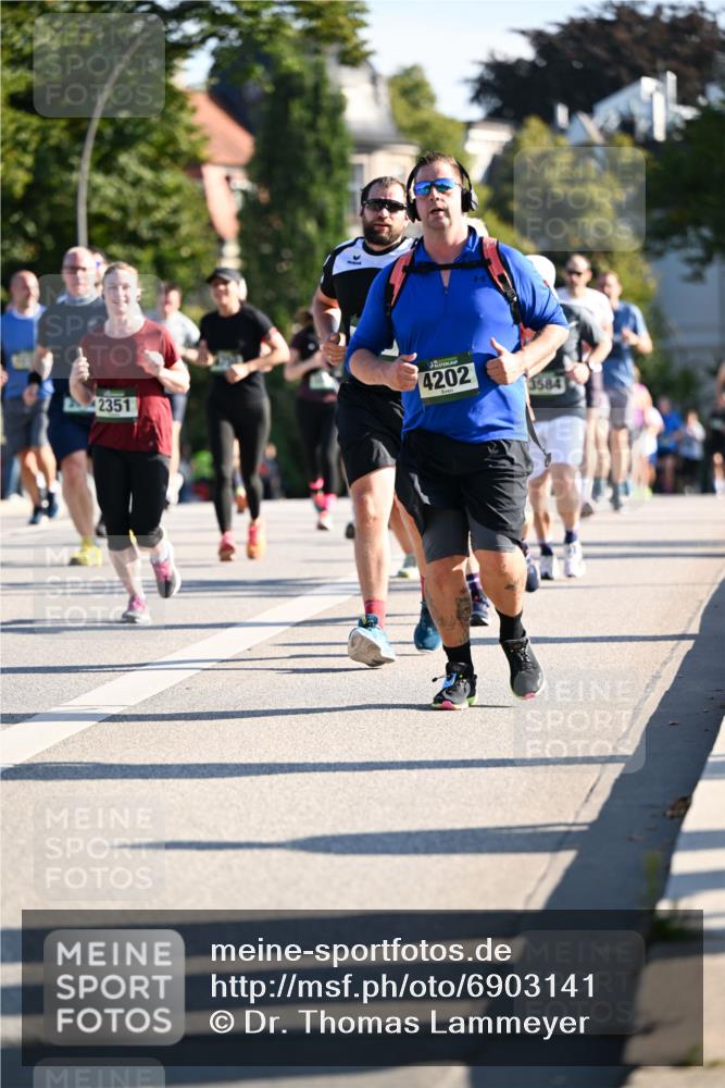 01.09.2024 - BARMER Alsterlauf Dr. Thomas Lammeyer http://msf.ph/oto/6903141 01.09.2024 09:39:46 Laufen 2351, 4202, 3584 meine-sportfotos.de