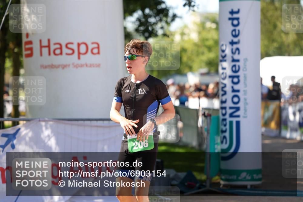 01.09.2024 - 17. Tribühne Triathlon Michael Strokosch http://msf.ph/oto/6903154 01.09.2024 11:03:10 Ziel 206, 265 meine-sportfotos.de