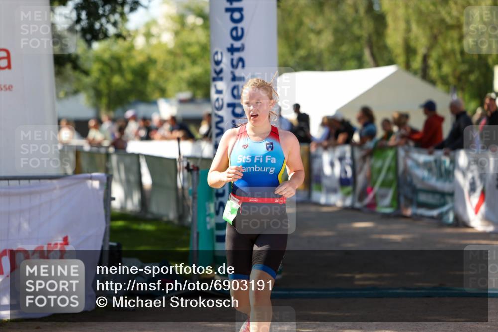 01.09.2024 - 17. Tribühne Triathlon Michael Strokosch http://msf.ph/oto/6903191 01.09.2024 11:03:15 Ziel 227, 265 meine-sportfotos.de